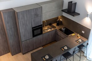 Kühlschrank, Ofen, Herdplatte, Geschirrspüler