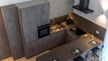 Refrigerador, horno, parrilla de estufa y lavavajillas