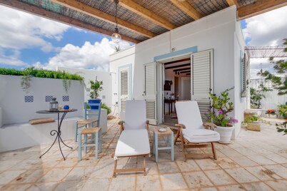 Casa Fiammetta Apartment with Sea View, Private Terrace, and Air Conditioning
