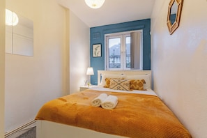 2 chambres, fer et planche à repasser, Wi-Fi, draps fournis