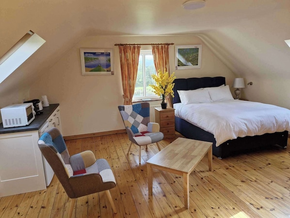 1 slaapkamer, een strijkplank/strijkijzer, wifi, beddengoed