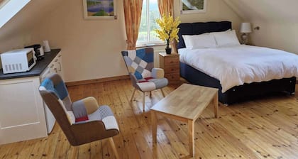 Villa Daffodil - Sleeps 2 & Stunning Seaside Views