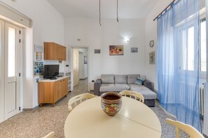 Interior - Holiday Home 'Villetta Il Boschetto' with Shared Pool, Private Garden and Air Conditioning (Morciano di Leuca)