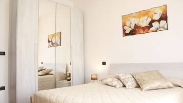 BĂŒgeleisen/BĂŒgelbrett, Internetzugang, BettwĂ€sche