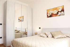 Iron/ironing board, internet, bed sheets - Villa Francesca with large garden (Ugento)