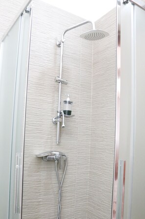 Hair dryer