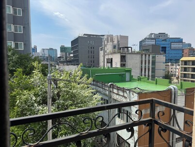 오Seongsu Station Jungnangcheon Cherry Blossom Road Han River airport bus