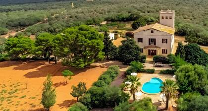 Villa 'Son Granada' with Sea View, Private Pool and Wi-Fi