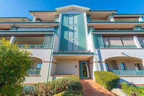 Exterior - Olbia Marina - Near the sea and the airport w/ A/C (Olbia)