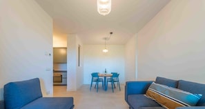 TV - Olbia Marina - Near the sea and the airport w/ A/C (Olbia)