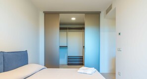 2 chambres, bureau, fer et planche à repasser, Wi-Fi gratuit
