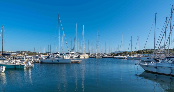 Marina/club náutico