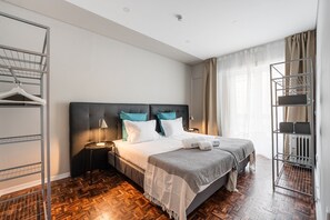 1 habitación, tabla de planchar con plancha, internet y ropa de cama 