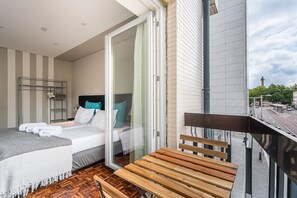 1 habitación, tabla de planchar con plancha, internet y ropa de cama 