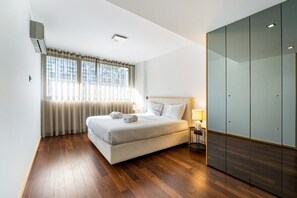 3 bedrooms, iron/ironing board, Internet, bed sheets