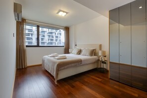 3 bedrooms, iron/ironing board, Internet, bed sheets