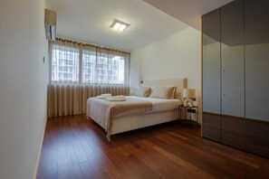3 bedrooms, iron/ironing board, Internet, bed sheets