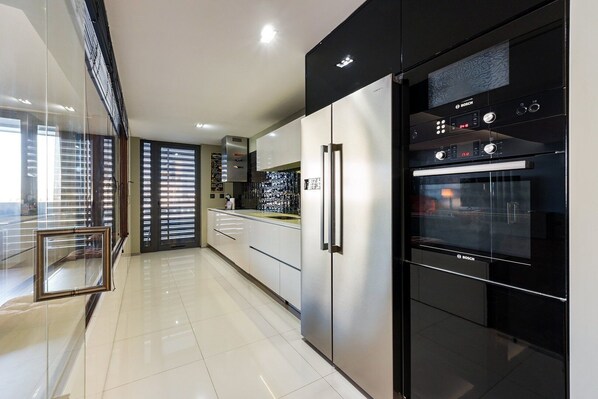 Fridge, microwave, oven, dishwasher