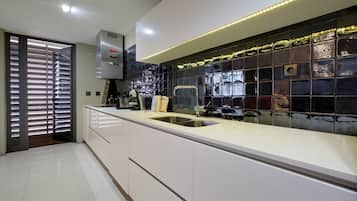 Fridge, microwave, oven, dishwasher