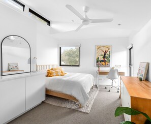 4 chambres, fer et planche à repasser, Wi-Fi, draps fournis