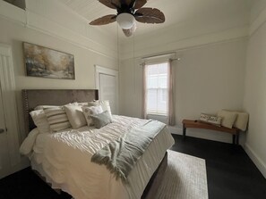 3 Schlafzimmer, Schreibtisch, Bügeleisen/Bügelbrett, kostenloses WLAN