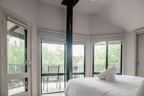 3 chambres, bureau, fer et planche Ă repasser, accĂšs au Wi-Fi (inclus)