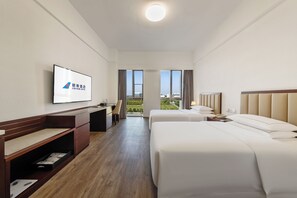 Business Twin Room | Down duvets, desk, laptop workspace, free WiFi