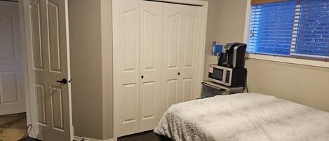 1 bedroom, in-room safe, desk, free WiFi