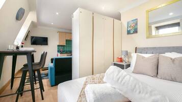 Iron/ironing board, travel cot, free WiFi, bed sheets