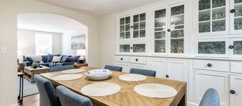 Boutique Historic Cedar Home 2 blocks from the Waterfront, USNA and Main Street