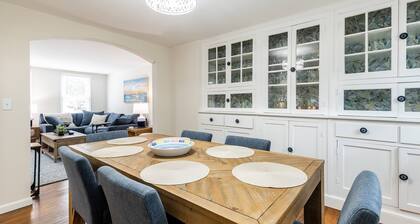 Boutique Historic Cedar Home 2 blocks from the Waterfront, USNA and Main Street