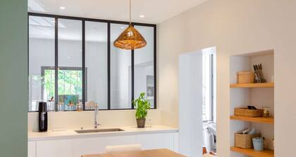 Belle villa climatisée, piscine, jardin, à pieds du centre et plage pour 6