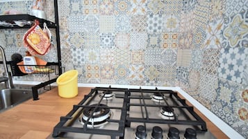 Fridge, oven
