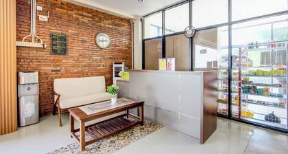 Collection O Solo near Universitas Muhammadiyah Surakarta formerly Kedaton Home