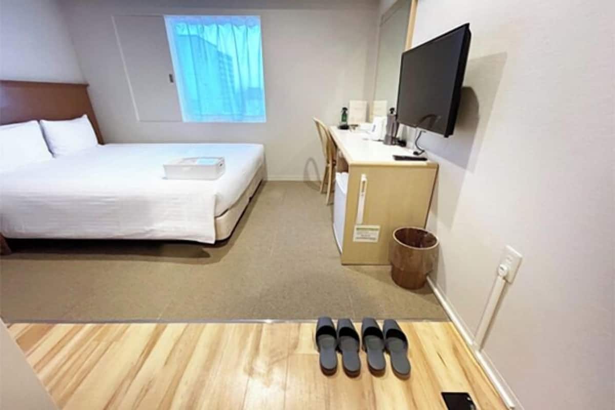 Smoking Double Room C (Unit Bath) | Free WiFi, bed sheets