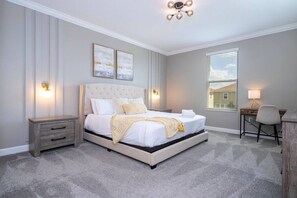 5 habitaciones, escritorio, tabla de planchar con plancha y wifi
