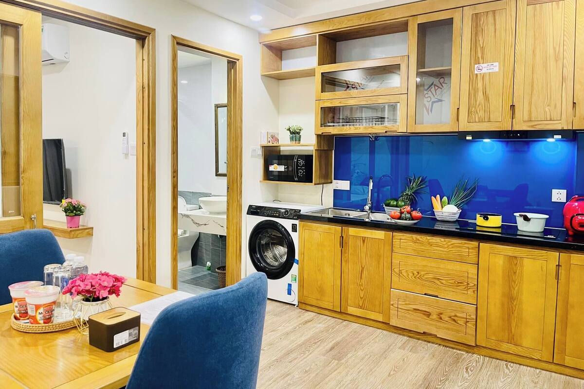 Luxury Apartment, Balcony, City View | Private kitchen | Fridge, microwave, oven, stovetop