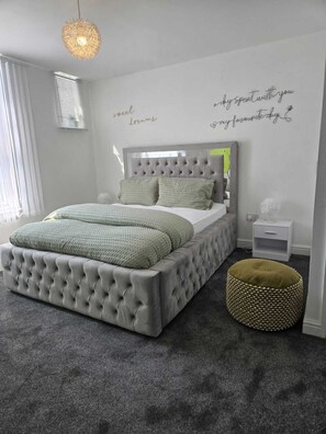 1 chambre, fer et planche à repasser, Wi-Fi, draps fournis