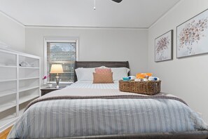 2 chambres, coffres-forts dans les chambres, bureau