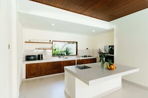 Fridge, microwave, stovetop, blender - Modern 4 BR Luxury Villa in the Heart of Kuta (Bali)