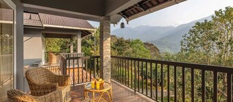 Clouds View Nature Resort