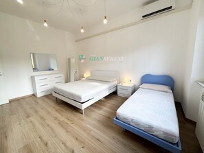 2 habitaciones, tabla de planchar con plancha y wifi 