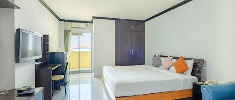 Standard Double Room | Free WiFi, bed sheets