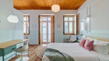 2 bedrooms, desk, iron/ironing board, Internet