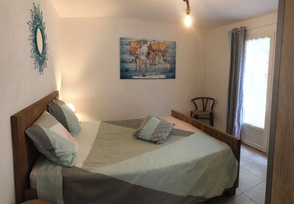 3 bedrooms, iron/ironing board, travel cot, WiFi