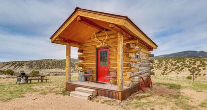 Sunset & Mtn Views: Rustic Colorado Retreat!