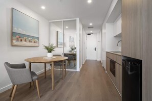 Dining - Fremantle Coast Studio – Beach at your Doorstep (North Fremantle)