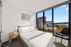 2 bedrooms, desk, iron/ironing board, WiFi