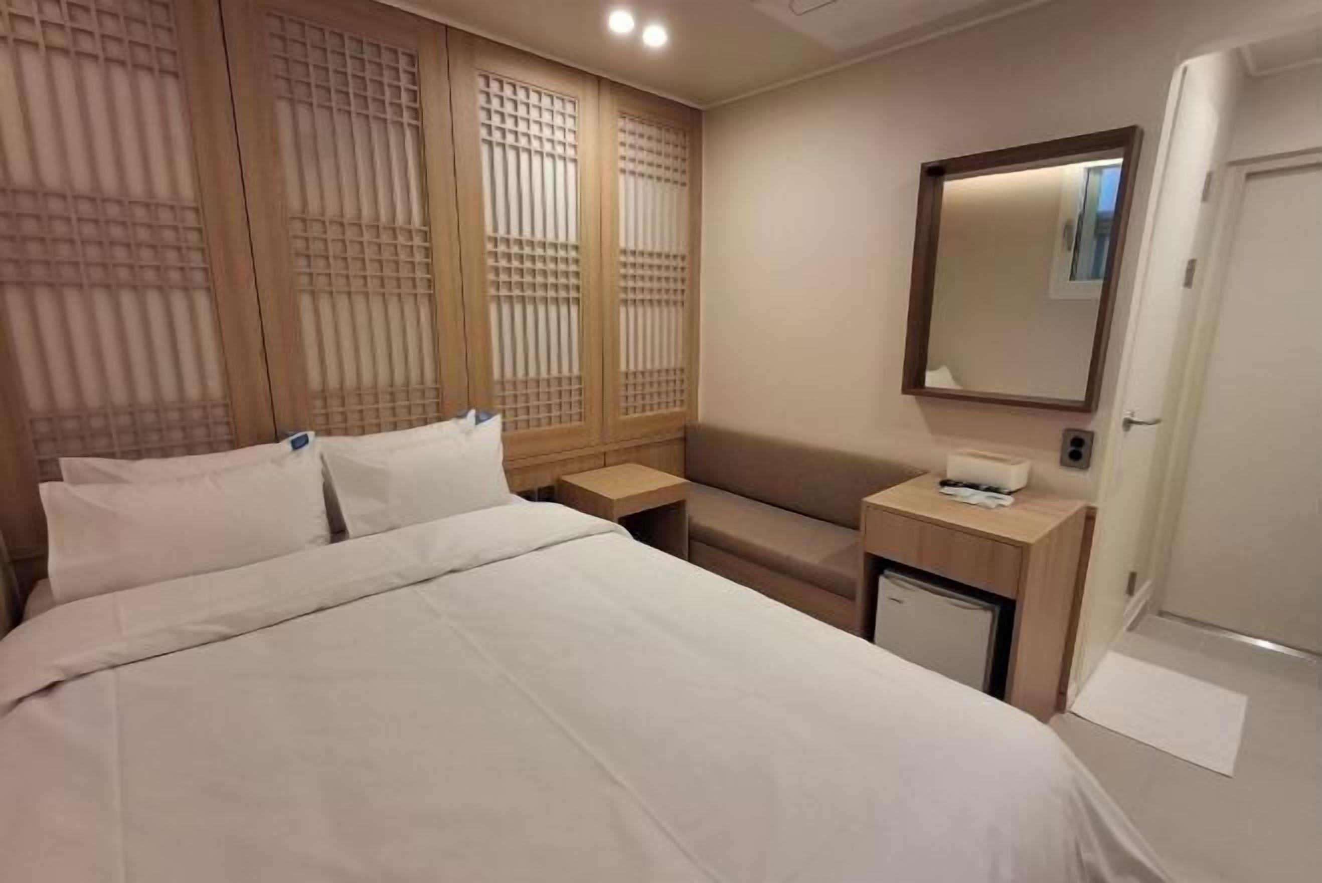 Memory foam beds, desk, iron/ironing board, free WiFi