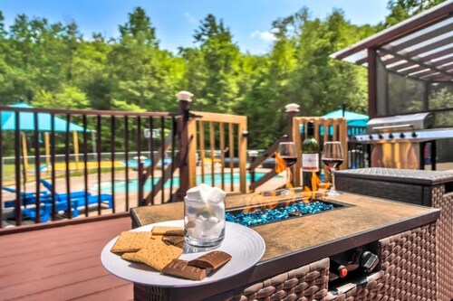 Sleeps 14! Pool Hot Tub Sauna Pickleball Arcade